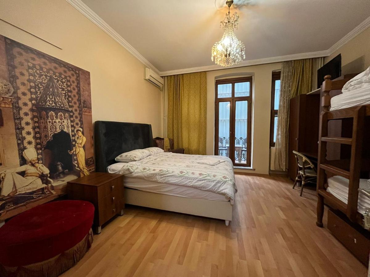 Chambers Of The Boheme Hostel Istanbul Ngoại thất bức ảnh