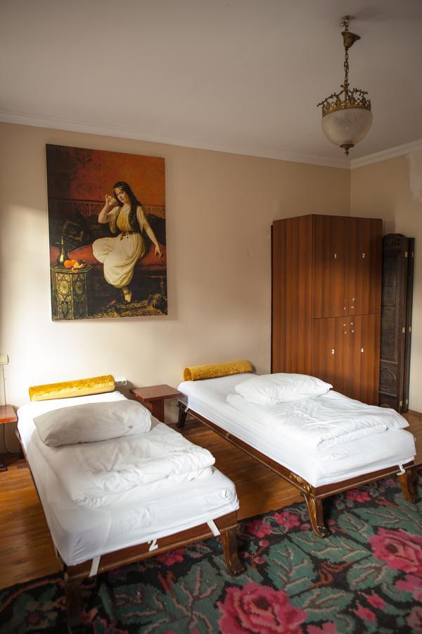 Chambers Of The Boheme Hostel Istanbul Ngoại thất bức ảnh